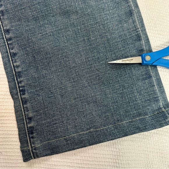 Levi's 505 Straight Leg Blue Jeans Size 10 - shortened length - Picture 5 of 10